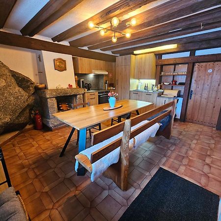 Petit Chalet Rustique Et Bucolique Bovernier Exterior foto
